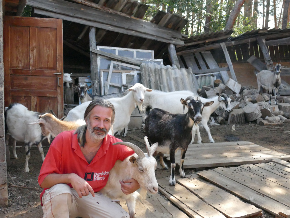 FROM HUMBLE BEGINNINGS TO FULL-FLEDGED BUSINESS – HOW ONE FAMILY IN EASTERN UKRAINE DEVELOPED THEIR OWN CHEESE-MAKING COMPANY