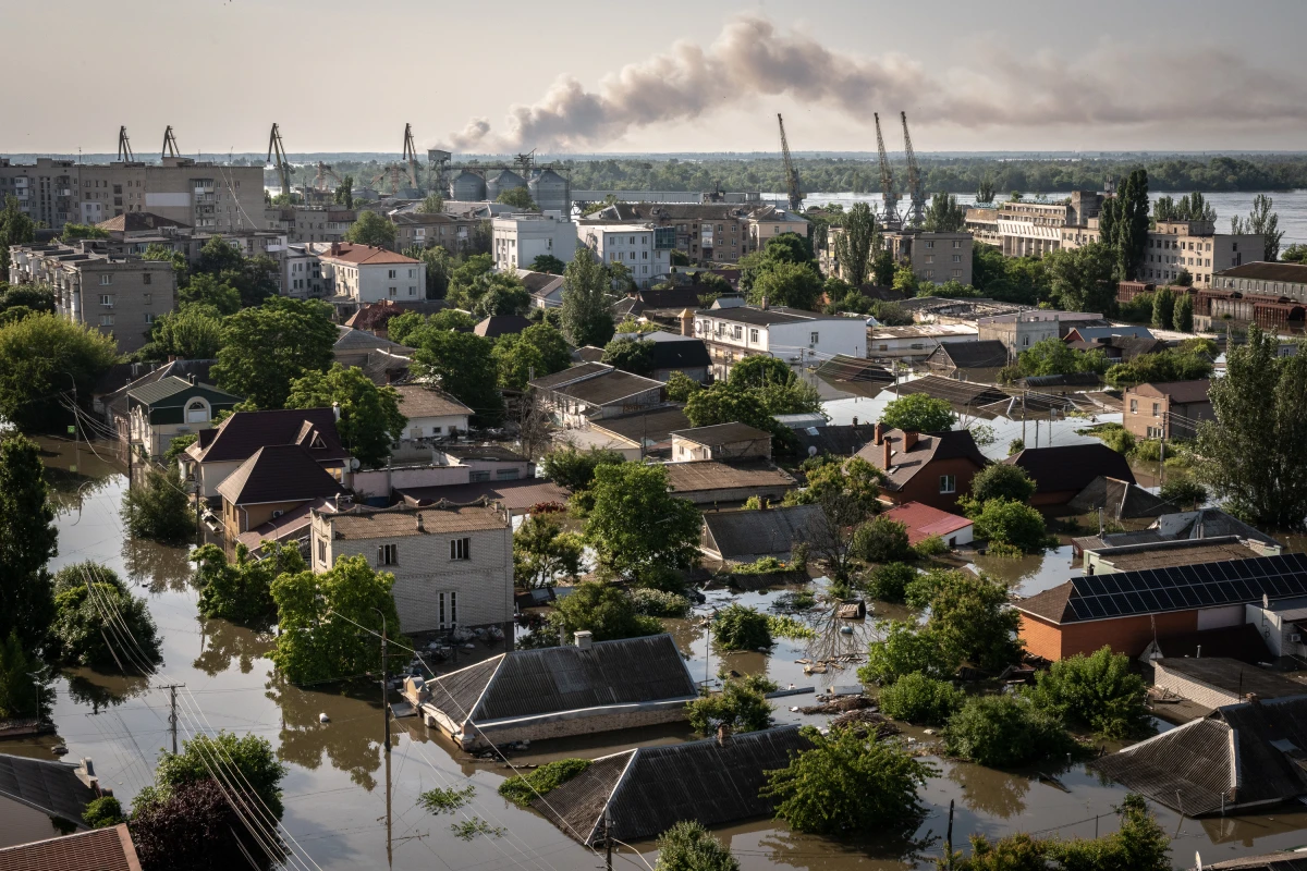 Екстрене реагування на гуманітарну кризу, спричинену руйнуванням дамби в Новій Каховці