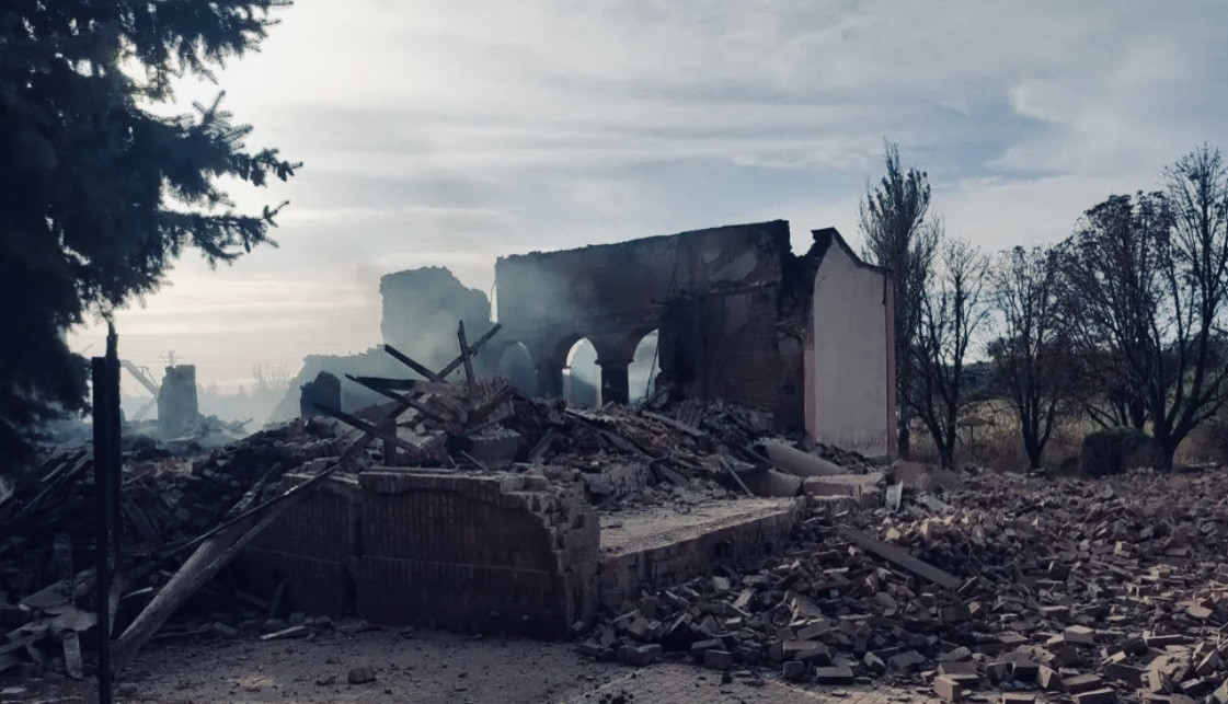 «Людина в біді» рішуче засуджує напад на Новоселівку у Донецькій області, де був знищений склад із гуманітарною допомогою