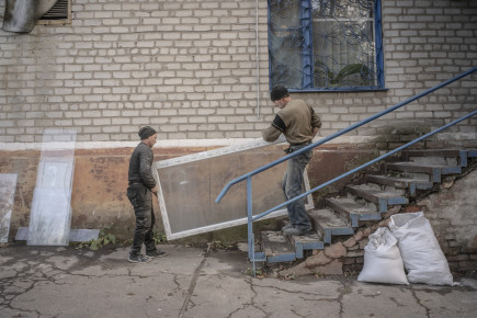 Медична допомога під обстрілами: фоторепортаж з Донеччини