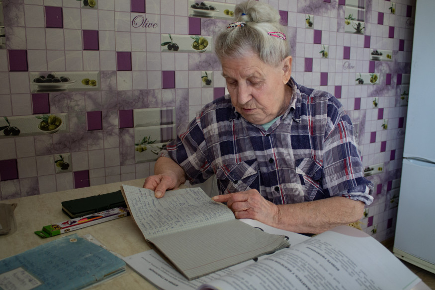 Зошит довголіття. Історія соціального супроводу поза сторінками