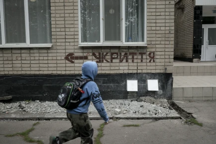 Вони мріють про університети, поки війна краде їх дитинство 