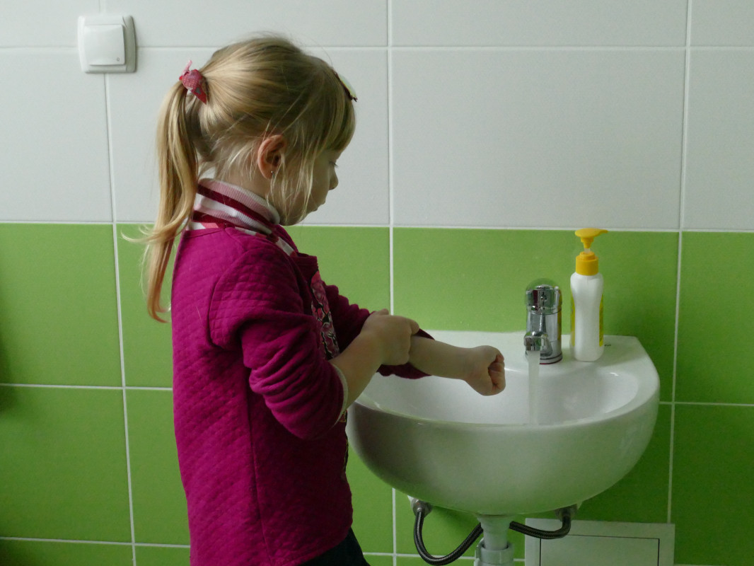 Improving access to safe drinking water for the conflict-affected population through decentralized water supply systems in Luhansk and Donetsk oblasts