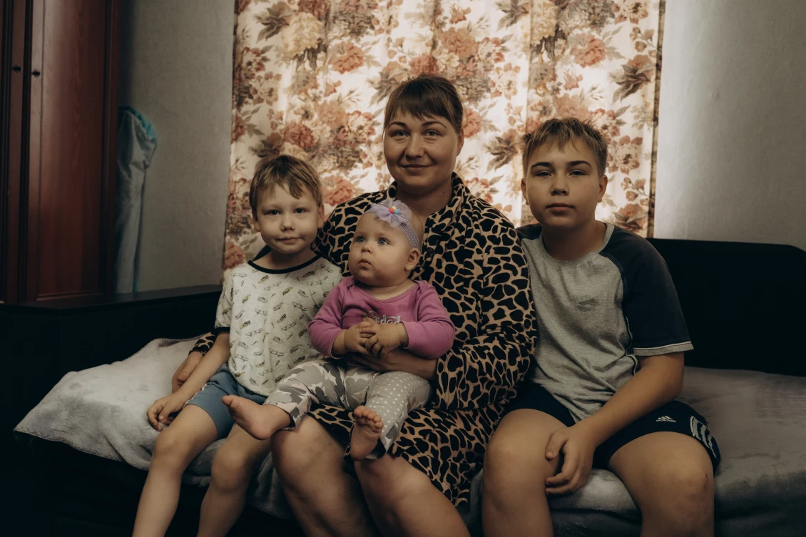Альона Коврига зі своїми дітьми: Назаром, Микитою та Єлизаветою.