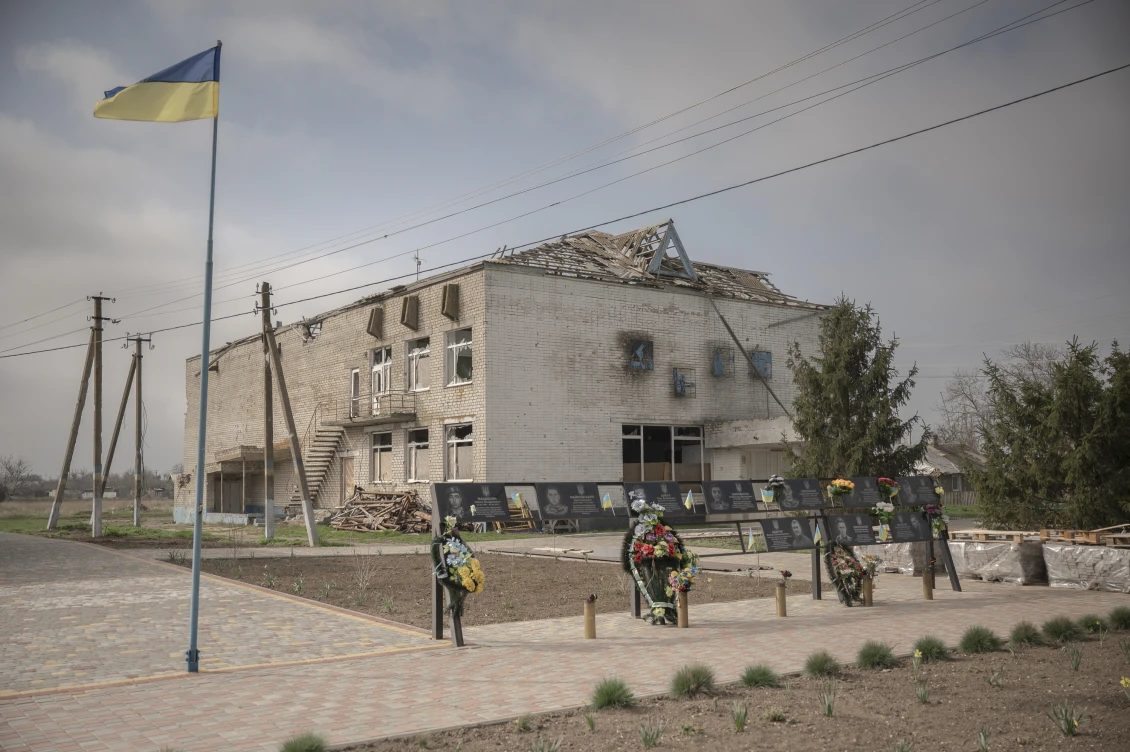 Школа, пошкоджена обстрілами