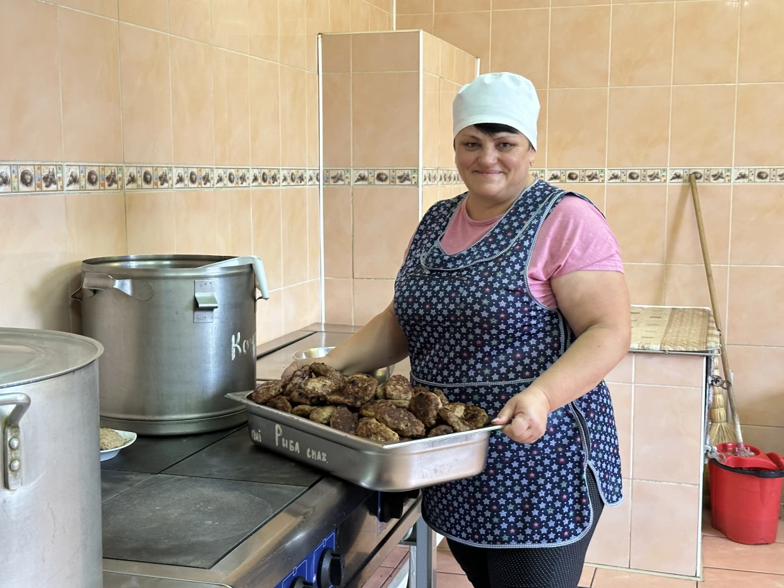 Olena is preparing lunch for the residents