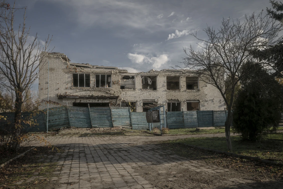 Зруйнована будівля міської ради у Дергачах, Харківська область